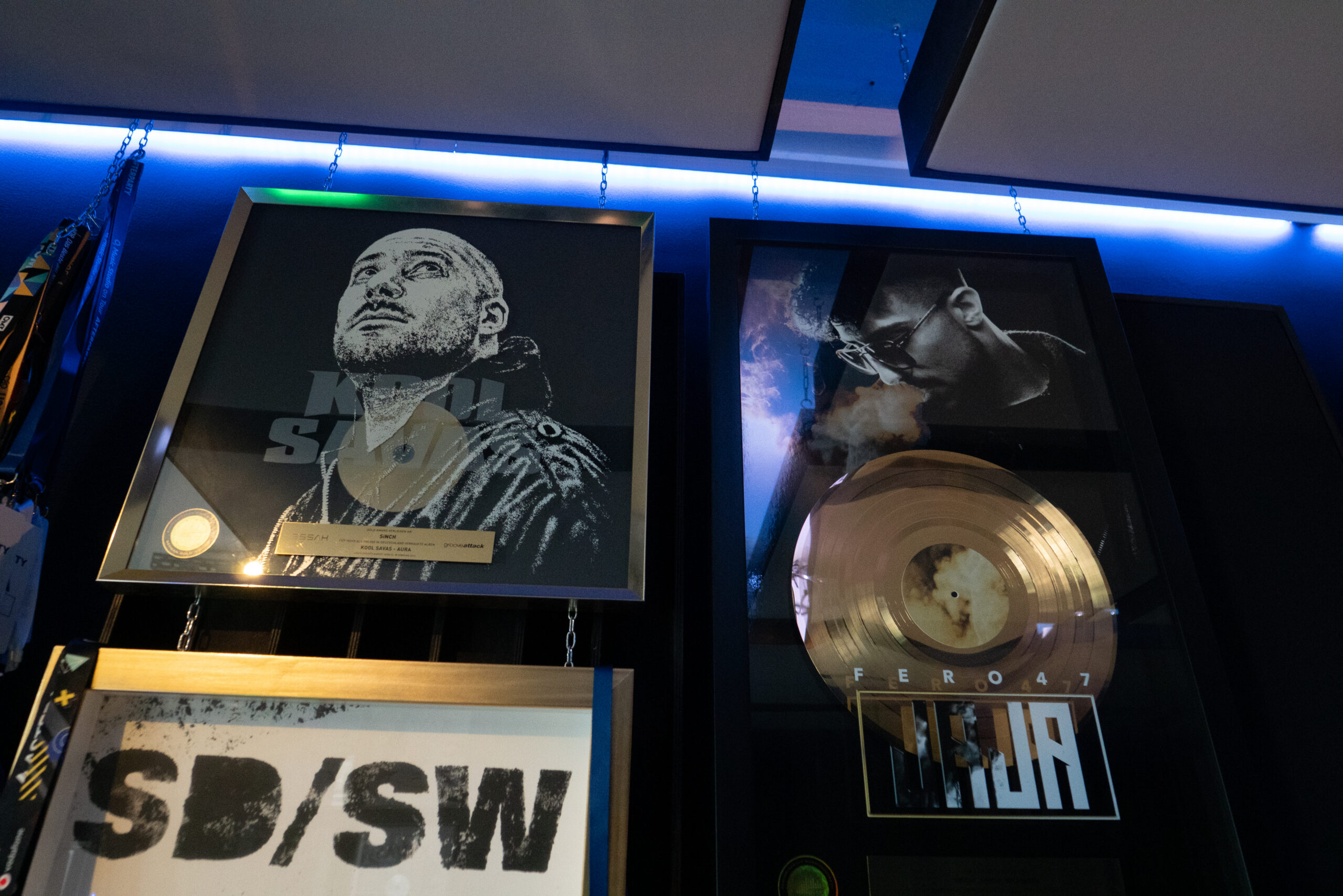 Goldene Schallplatten im O2 Studios Hamburg. Besuch vom Tonstudio Bielefeld RNMS Studios